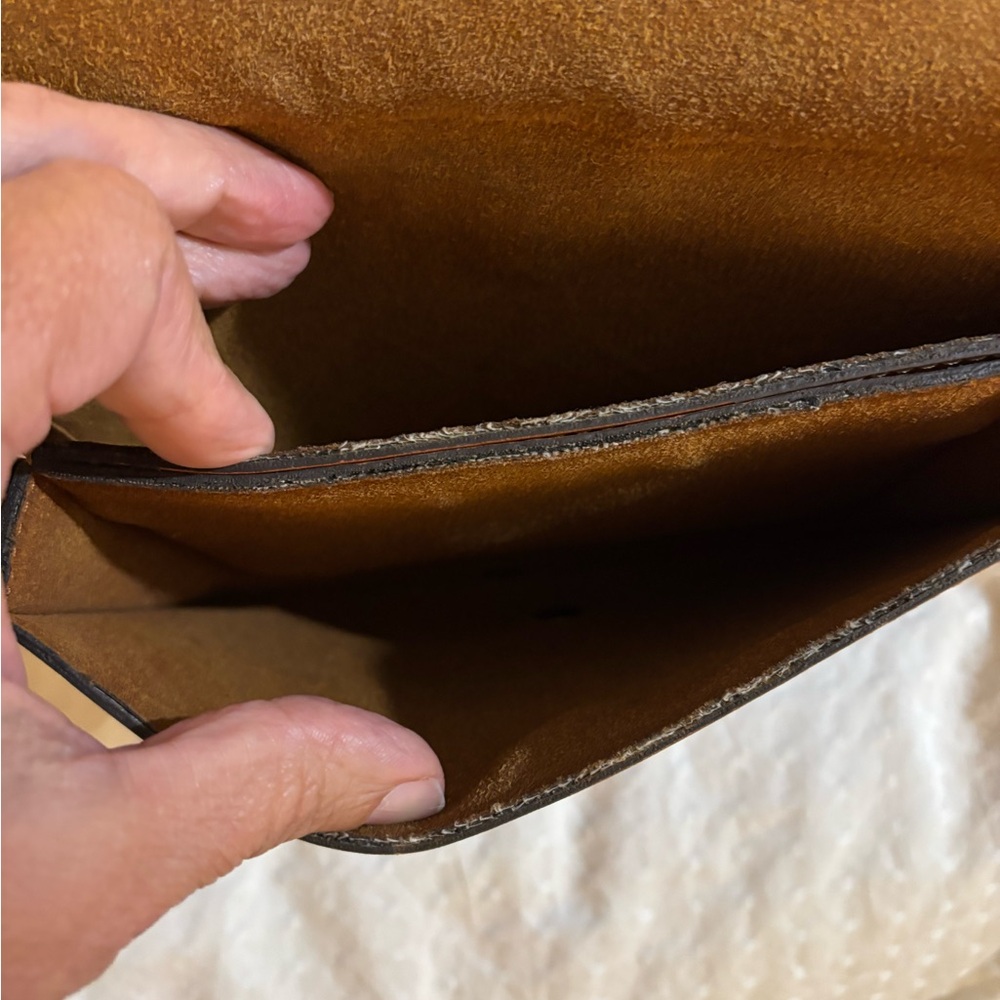 Chic Brown Crossbody Leather Bag - Picture 3 of 9